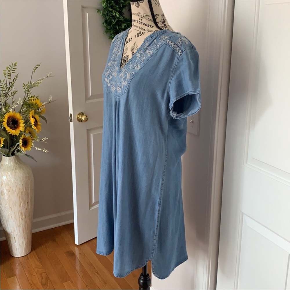 Maurice's Embroidered Chambray Super Soft Dress Size Large - Picture 3 of 10